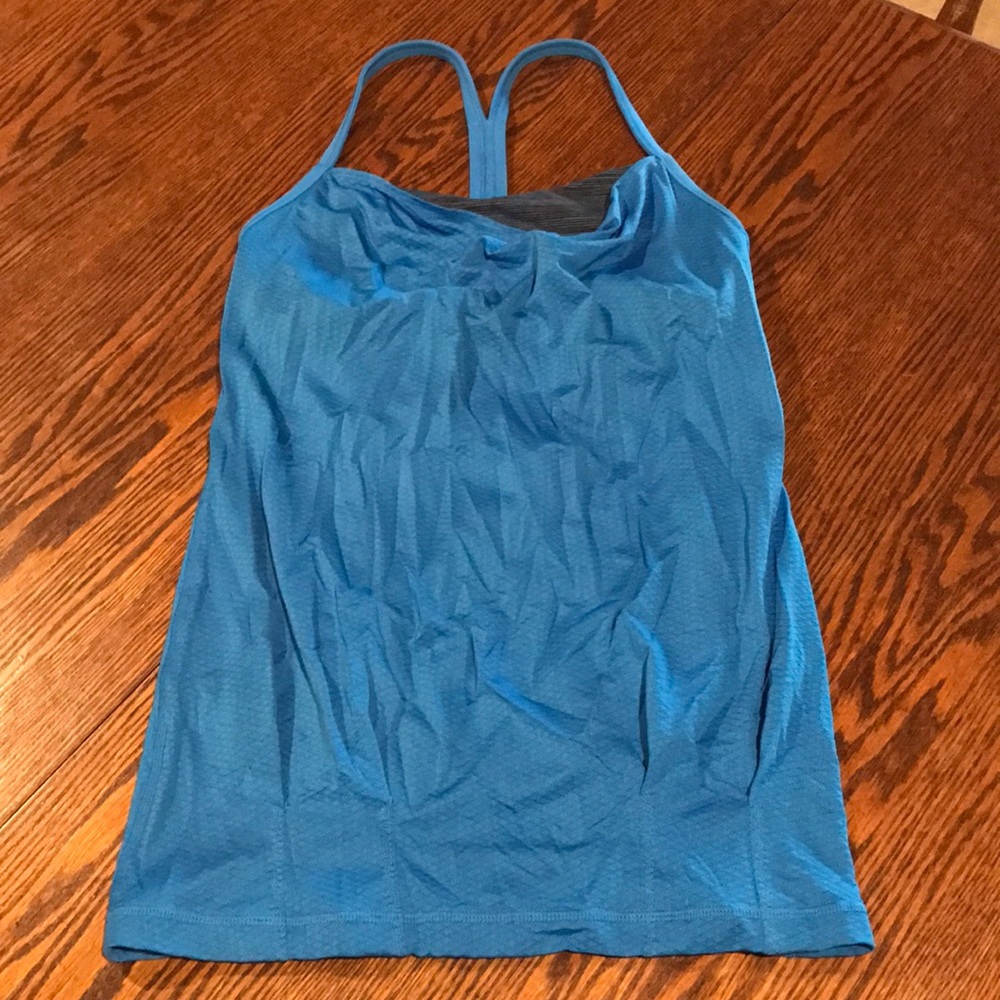 Lululuemon tank top guessing a size 6